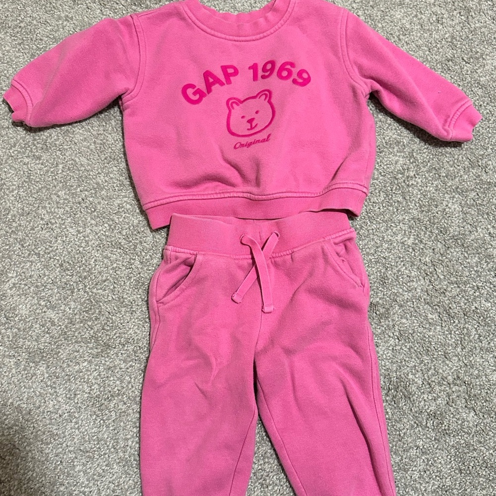 GAP Pink Sweat Outfit